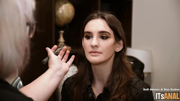 Sofi Adams Takes BBC Anal Doggystyle - Exclusive 4K Amateur Scene