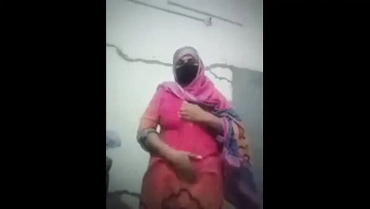 Hot Hindi Urdu Sex Story: Viral Bhabhi Solo with Big Natural Tits and Dirty Talk