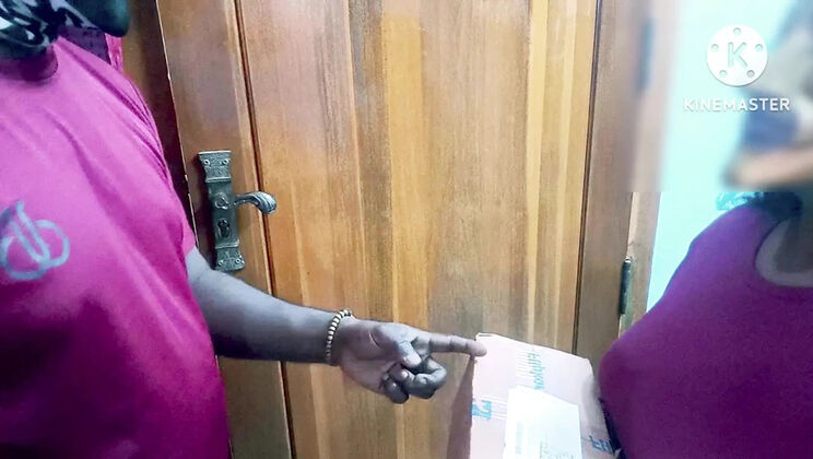 Lonely Indian College Girl Seduces Food Delivery Boy - Loud Moaning & Big Natural Tits in Tamil Sex