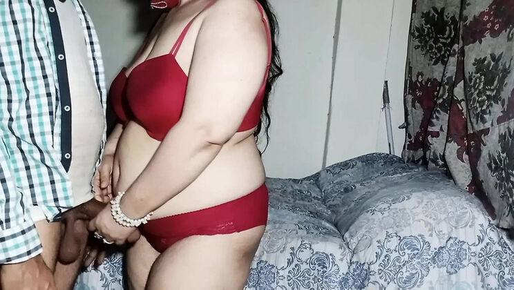 Desi Stepmom Big Ass Doggy Style Fucking with Huge Indian Cock