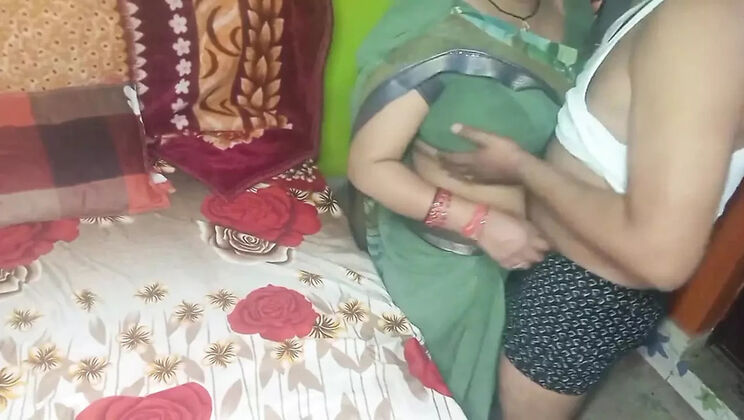 Desi Aunty Hot Blowjob and Doggy Style Sex with Husband - Indian Homemade HD