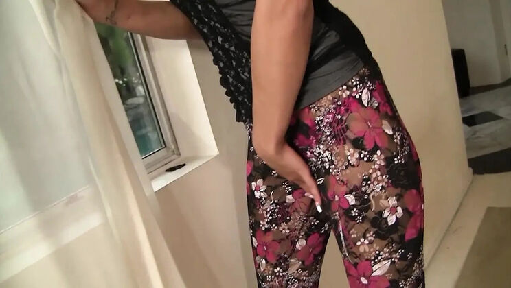 Klarisa Leone Wild MILF Takes Massive Cock In Her Pussy