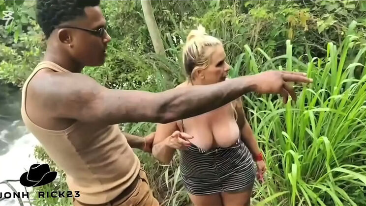 Tiffany Montavani Pussy Eating in River Wild Sex Big Butt