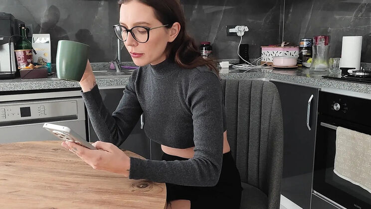 Horny MILF Cheating in Kitchen - Sloppy Blowjob & Pussy Licking - Ghomestory