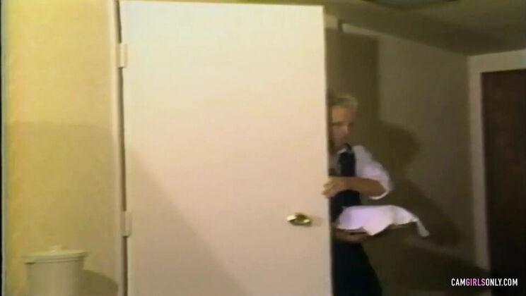 Skin to Skin with MILF Robin Cannes - Big Tits, Hardcore Fuck & Cumshot