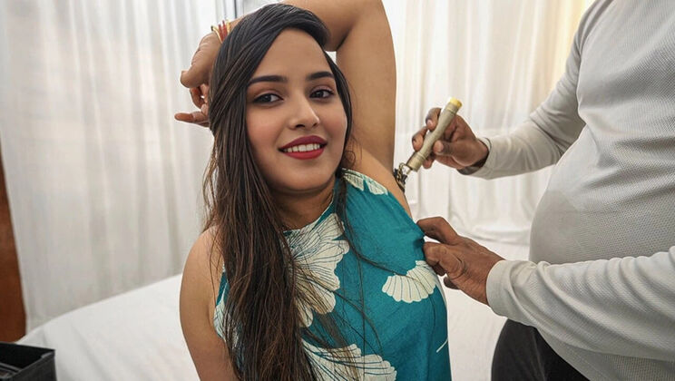 Desi stepsister with hairy armpits gets hardcore fucked by stepbrother after shaving - creampie finish