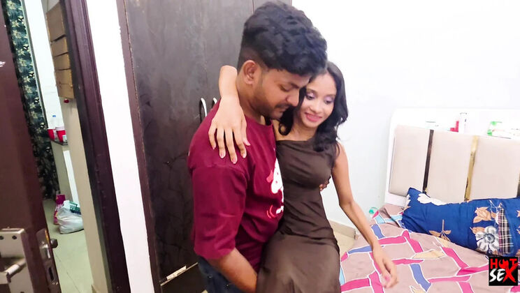Desi Girlfriend Meets Boyfriend for Hardcore Fucking and Kissing Sex