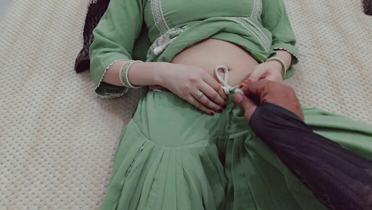 Desi Bhabhi Home Alone Shows Off Her Huge Booty and Tight Pussy in 4K HD