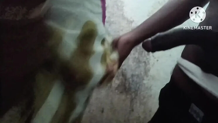 Indian Desi Hot Mummy Spits on Coke While Cheating on Hubby