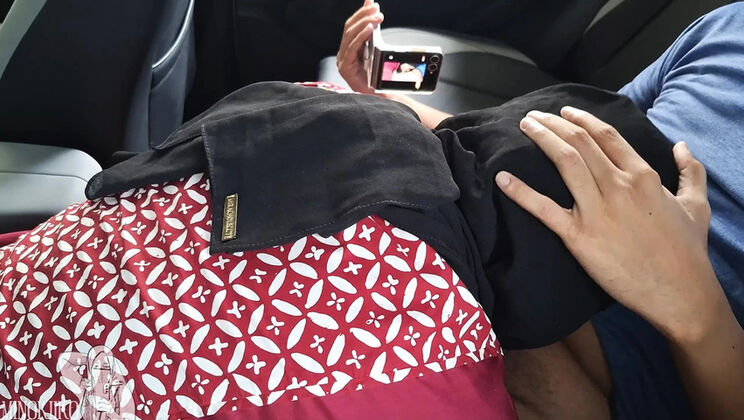 Desperate Asian Hijabi Office Worker Swallows Taxi Driver’s Cock to Pay Bill