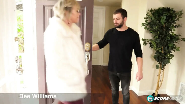 Dee Williams Takes a Massive Load on Her Giant Tits & In Her Throat