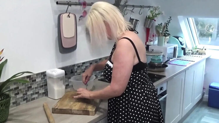 Mrs Moon Big Naturals Blonde MILF Blowjob and Handjob with Rolling Pin