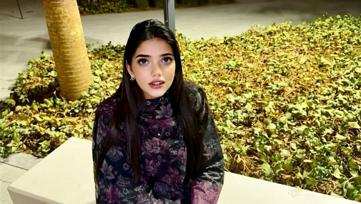 Sarakhan Picks Up Stranger For Roadside Sex – Big Ass Desi Blowjob