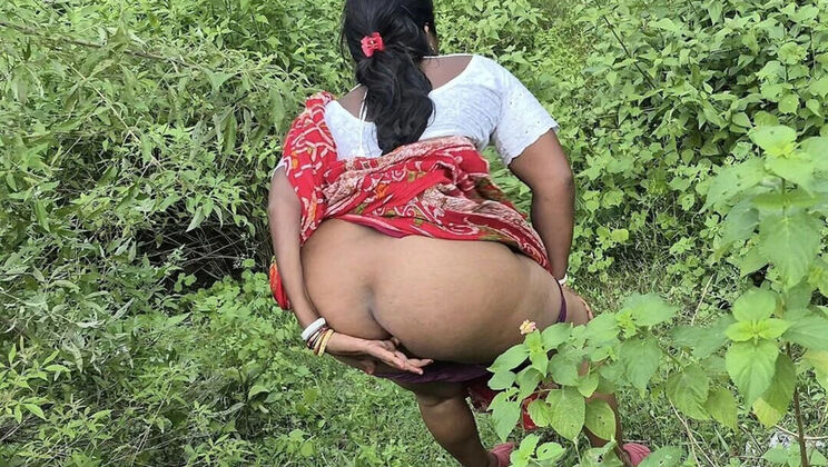 Indian Bhabhi Fucked by Father-in-Law on Highway Roadside in Jungle