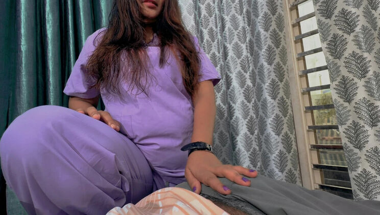 Indian Nurse Gives Hot Blowjob to Patient Until Cum in Mouth