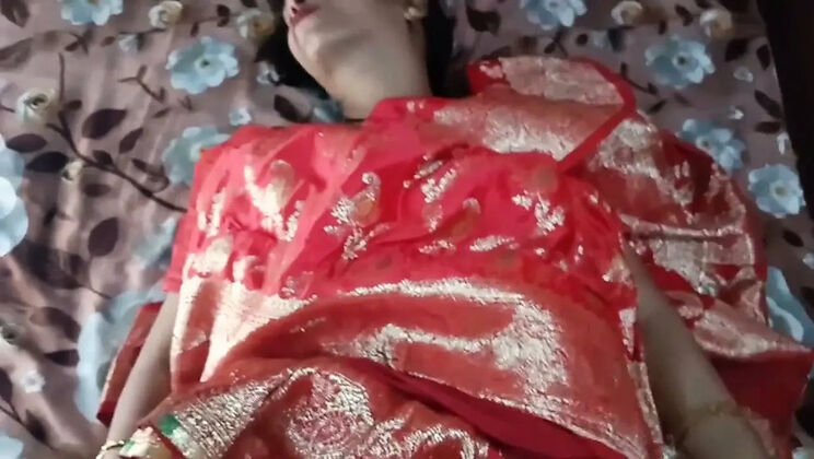 Desi Wife Sex – Hot Indian Aunty Blowjob and Missionary Fuck with Old Man