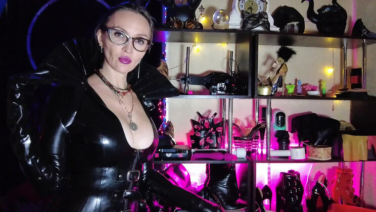 Eva Latex Femdom Dominatrix BDSM MILF Big Ass Heels Rubber Goddess Glasses